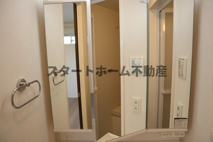 洗面設備　広い洗面スペース