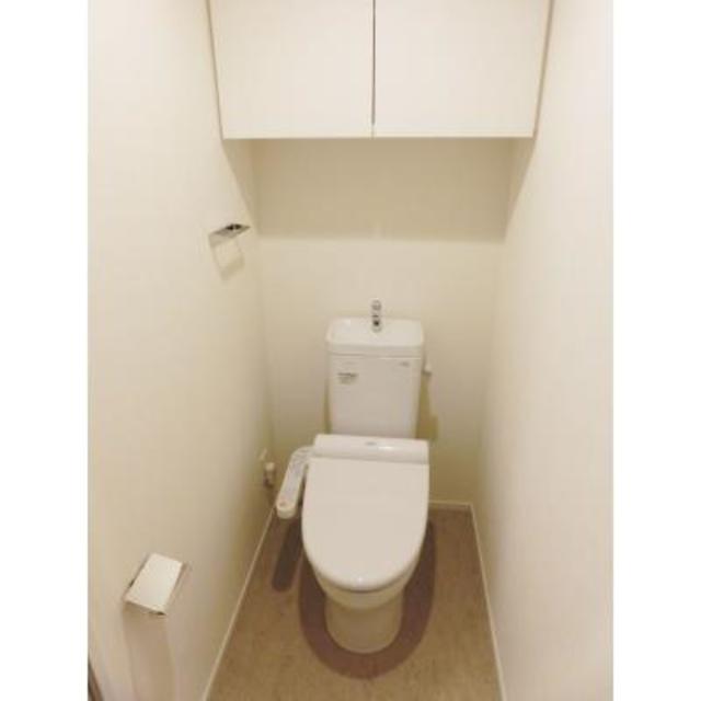 トイレ　※写真は同タイプ住戸です。