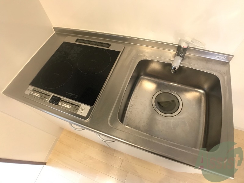 キッチン　ＩＨコンロが設置されています。入居後すぐに使えますね。