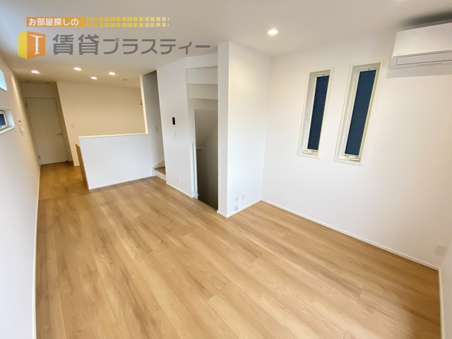 居室・リビング　家具の配置も問題無い。