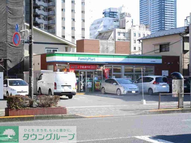 コンビニ　ファミリーマート（コンビニ）まで550m