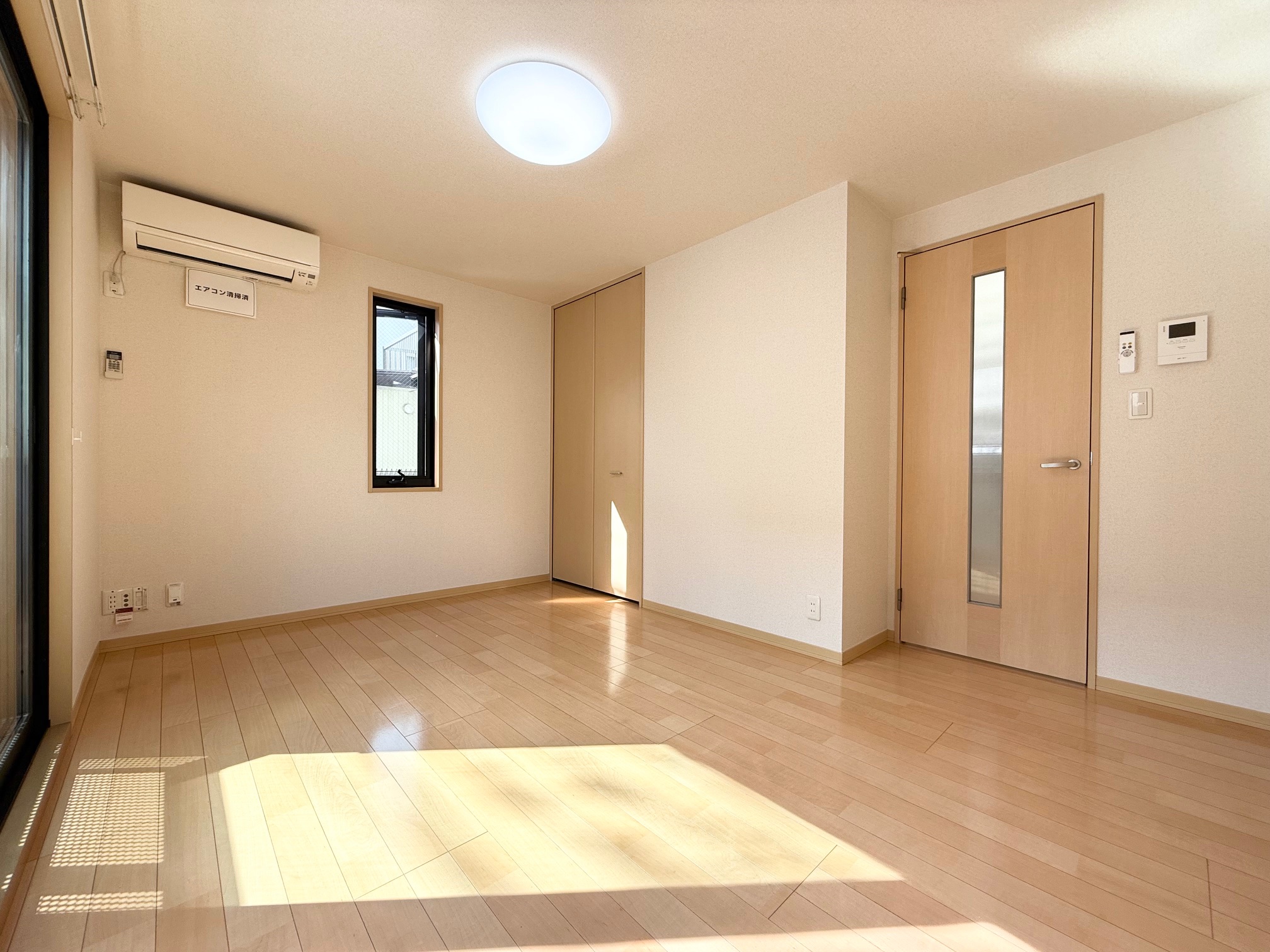 居室・リビング　7.1帖の洋室です！！