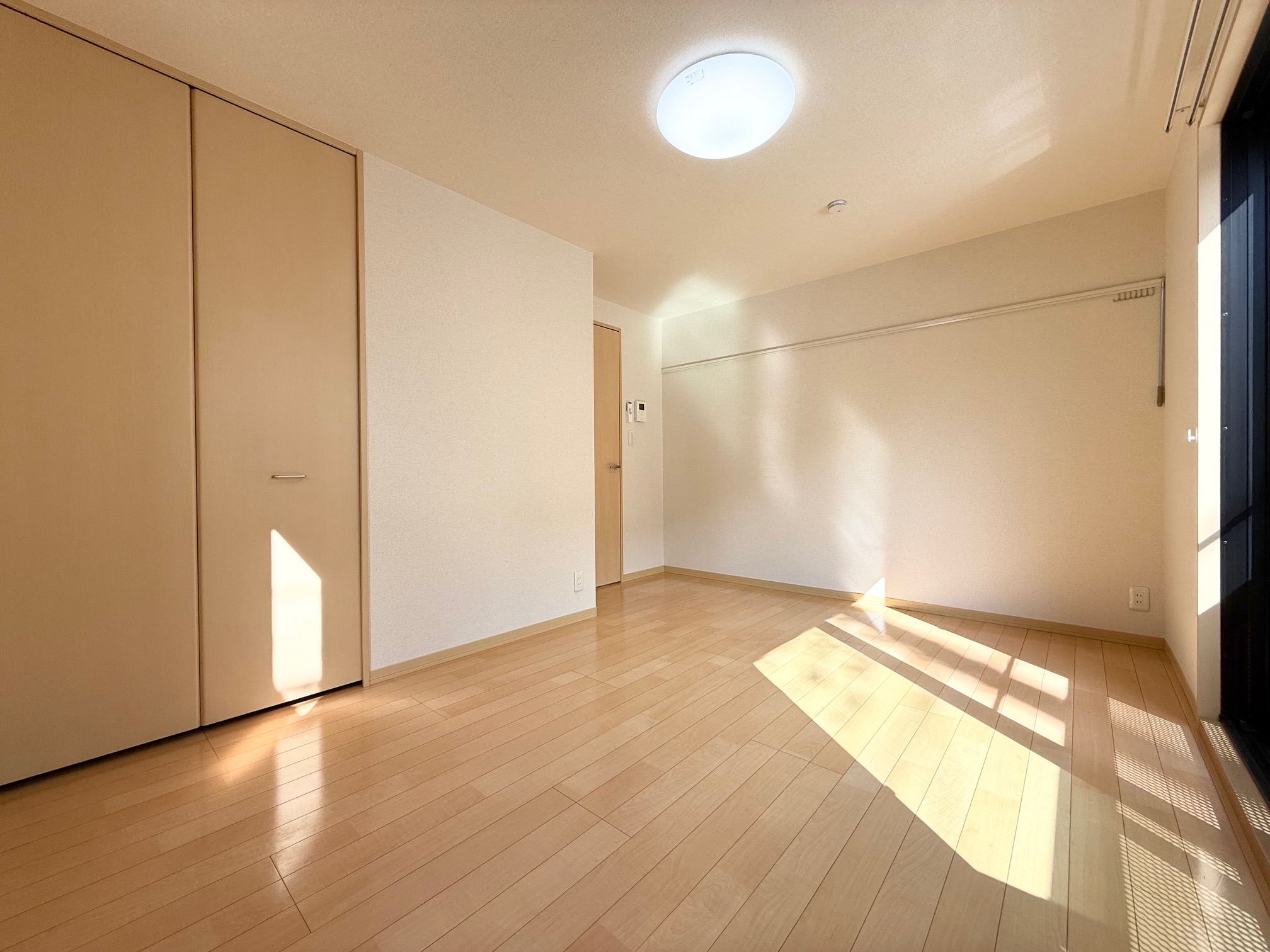 居室・リビング　7.1帖の洋室です！！