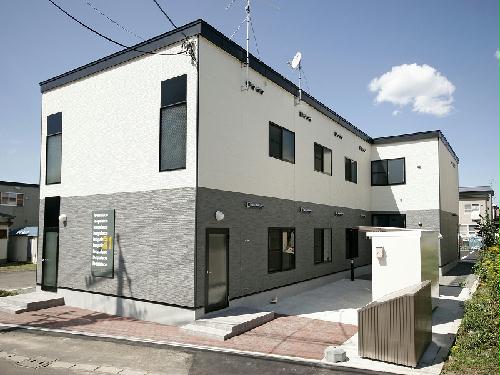 【レオパレスミーム　新川の建物外観】