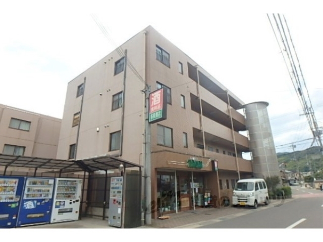 長岡京市奥海印寺のマンションの建物外観