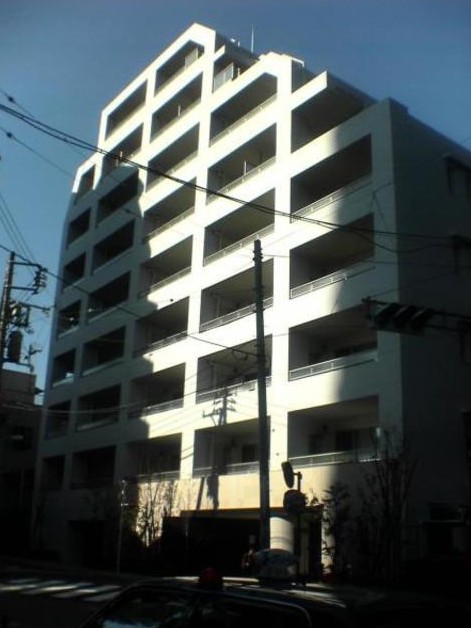 新宿区白銀町のマンションの建物外観