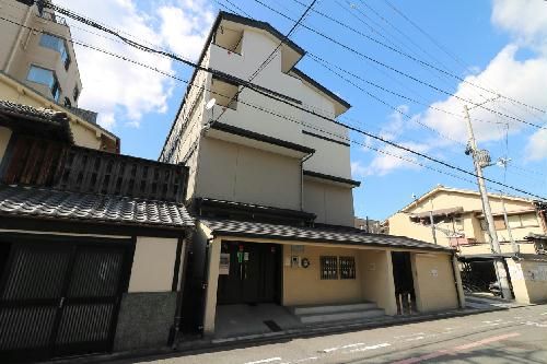 京都市中京区亀屋町のマンションの建物外観