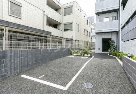 【コンフォリア桜上水の駐車場】