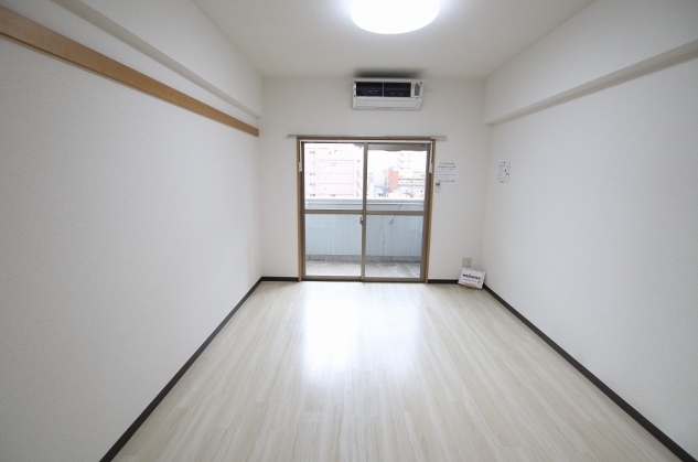 ＪＲ鹿児島本線 小倉駅 徒歩10分 14階建 築20年の居間写真