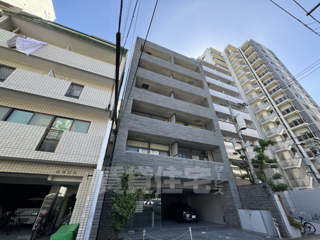 【広島市中区小町のマンションの建物外観】