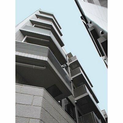 文京区水道のマンションの建物外観