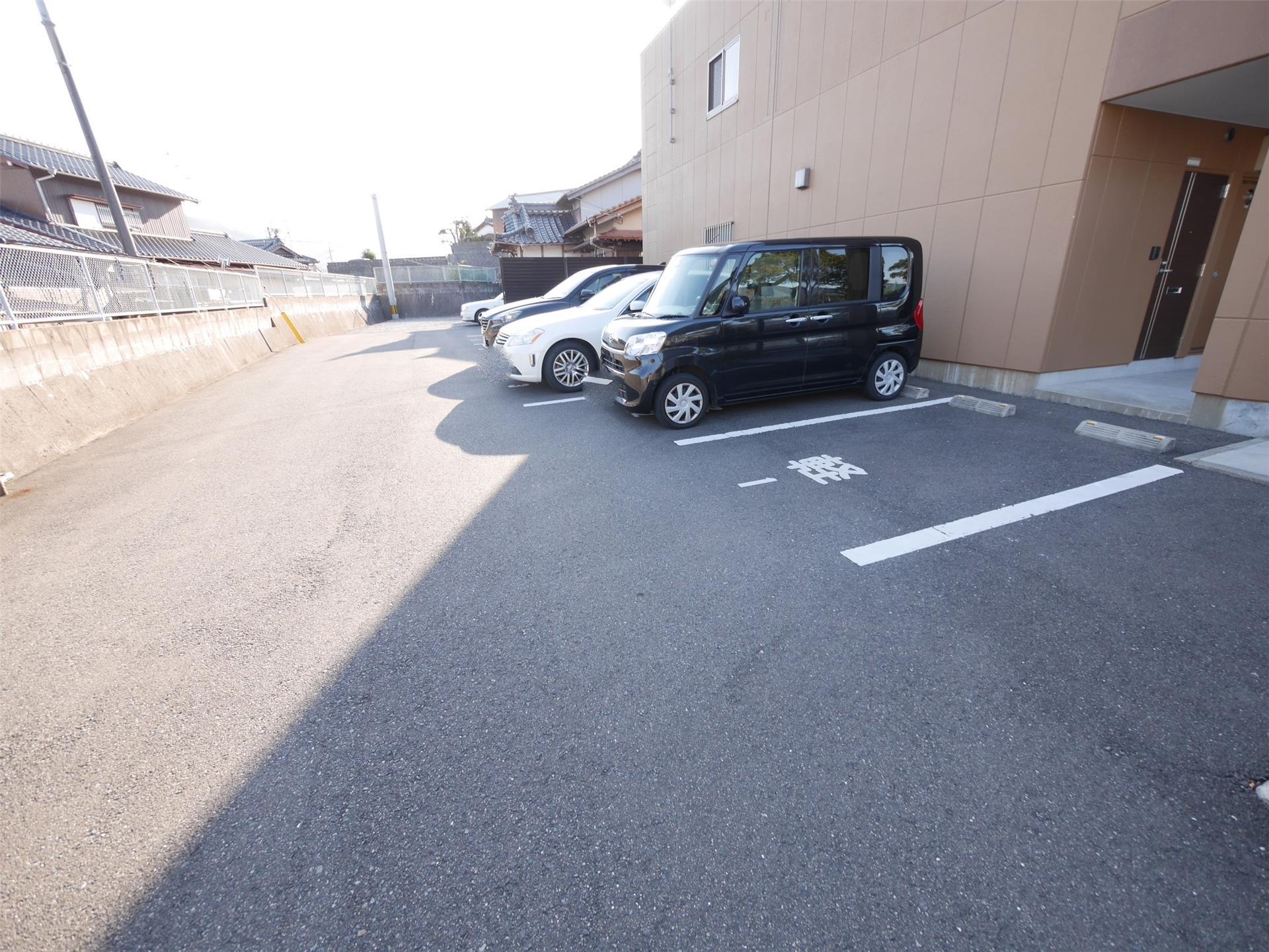 【ＲＥＳＩＤＥＮＣＥ　ＢＯＳＣＯの駐車場】