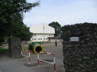 【ラッフィナートカーサの小学校】