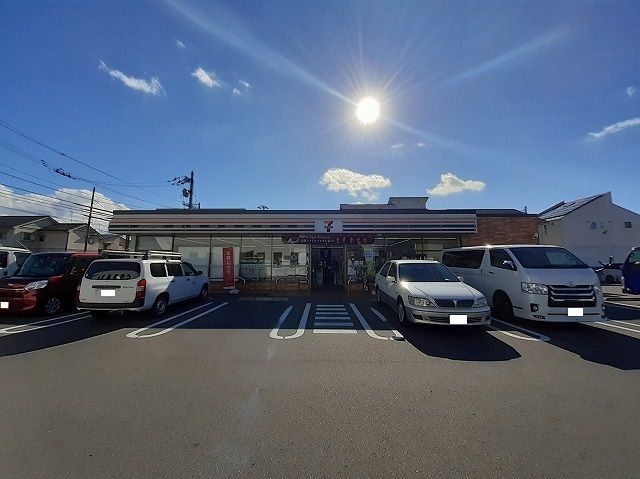 コンビニ　セブンイレブン西長戸店様（コンビニ）まで500m