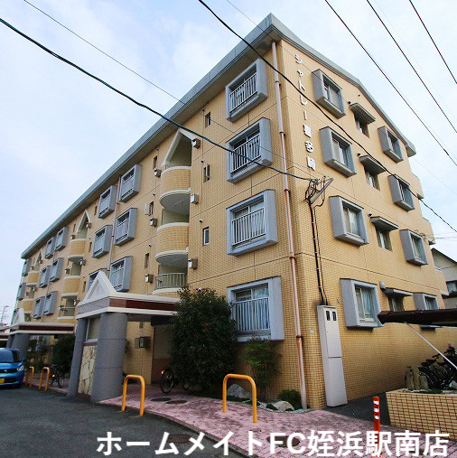 福岡市西区福重のマンションの建物外観