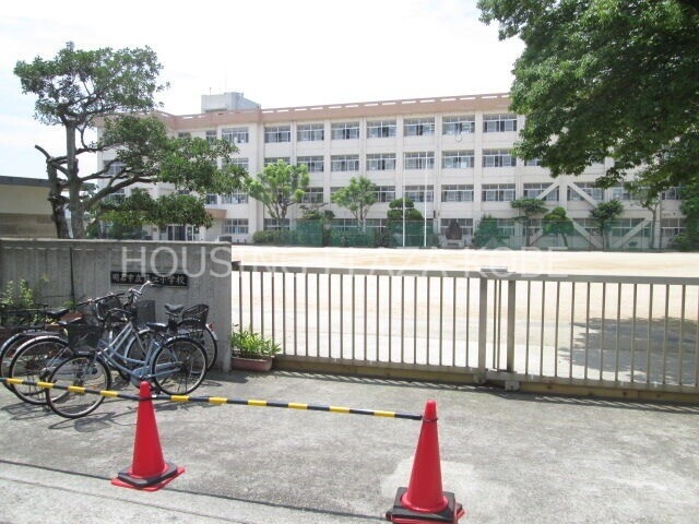 【別所町貸家の小学校】