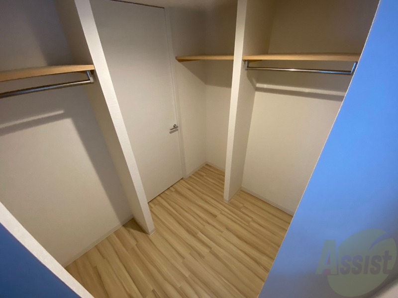 収納　クローゼットは奥行きもあり、荷物が多い方でも安心です。