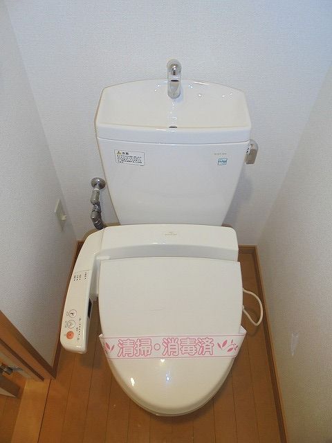 トイレ　落ち着いたトイレです
