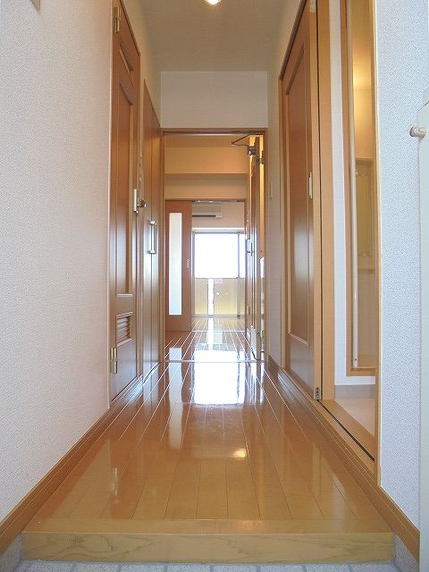 玄関　収納もある玄関です