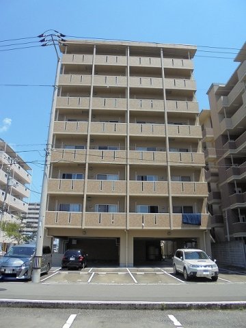 建物外観　落ち着いた雰囲気の外観です