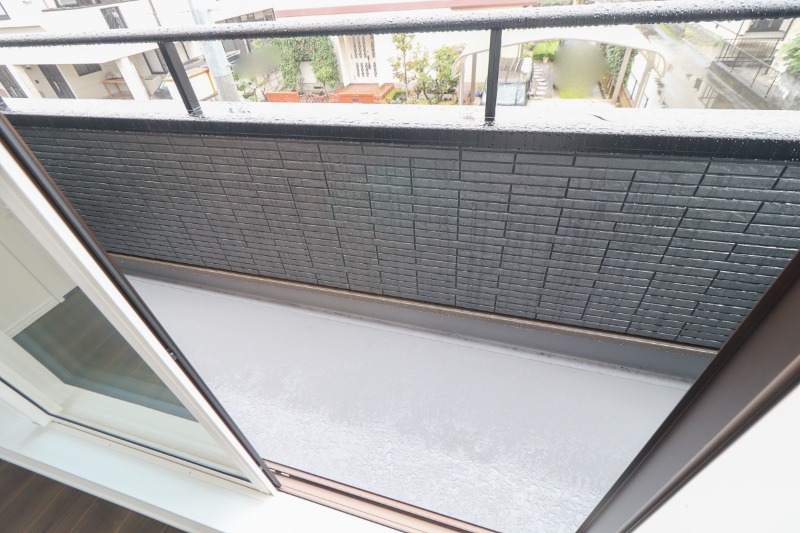 バルコニー　図面と現状に相違がある場合には現状を優先