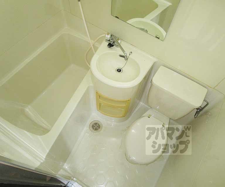 バス・シャワールーム　４０２号室の写真です。