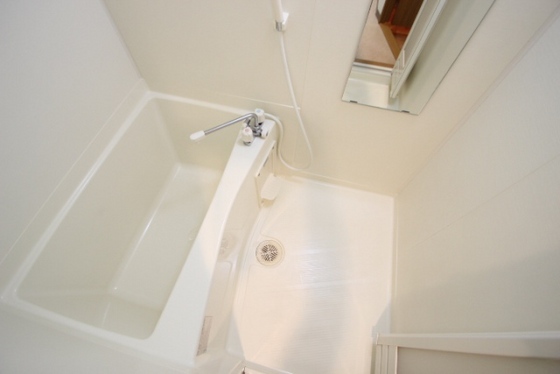 バス・シャワールーム　※別部屋の写真です