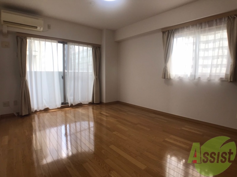 居室・リビング　※反転タイプ。９．０帖のリビングです。広々としていますね。