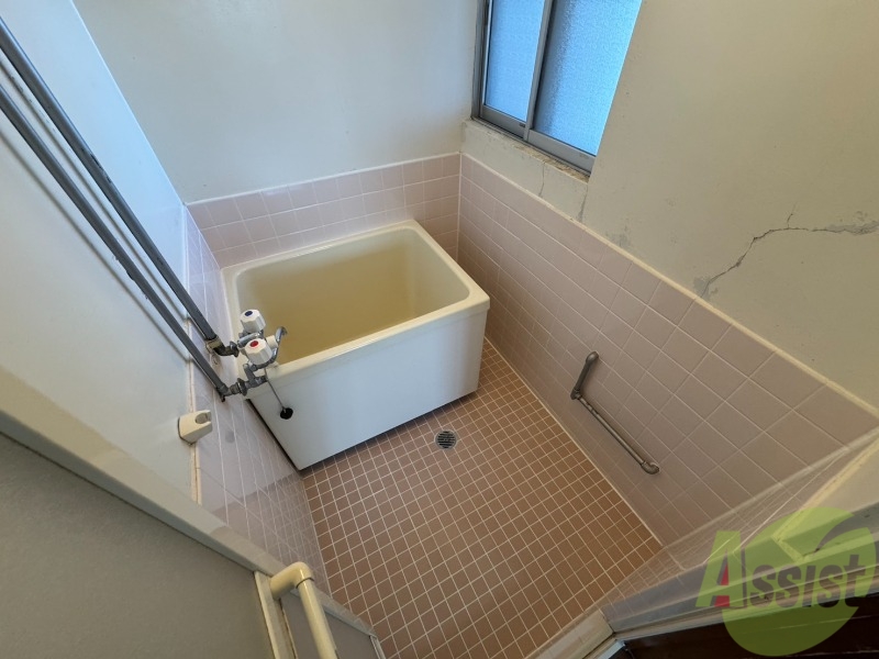 バス・シャワールーム　ユニットバスです。疲れを癒すのに欠かせませんね！