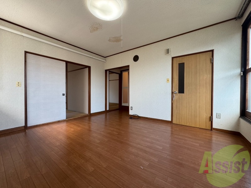 居室・リビング　広くてキレイなお部屋が広がっていて、充実した生活が送れそう。