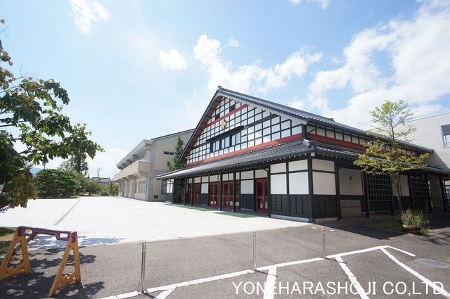小学校　砺波市立砺波東部小学校（小学校）まで2142m