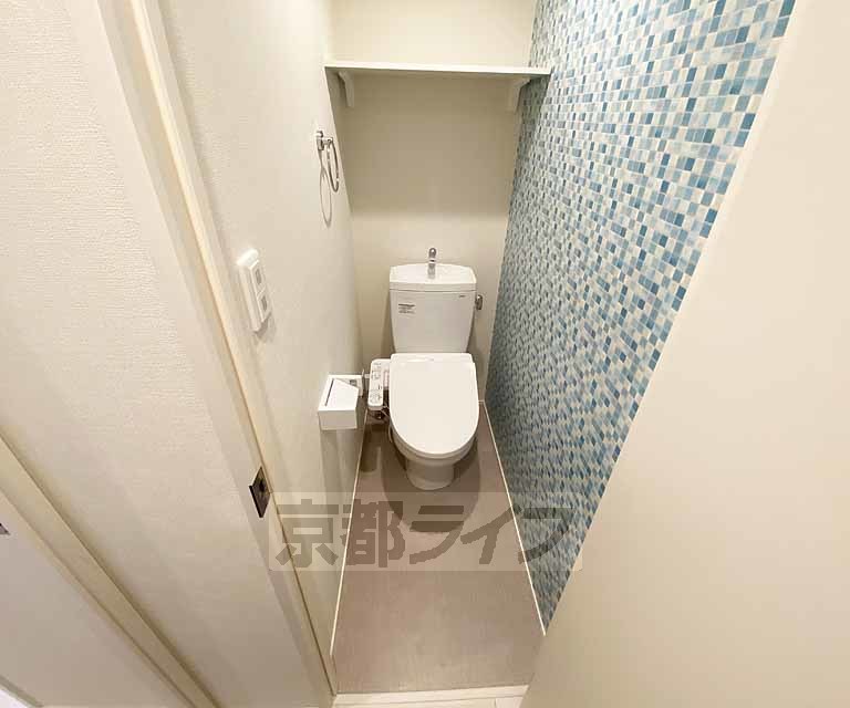 トイレ　ウォシュレット付き