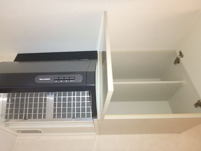 キッチン　キッチン上部の収納です