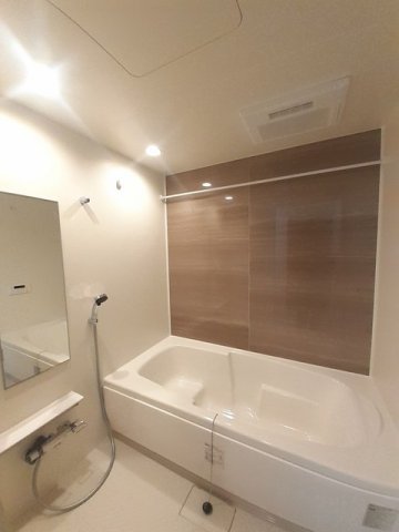 バス・シャワールーム　ゆったり過ごせるお風呂です