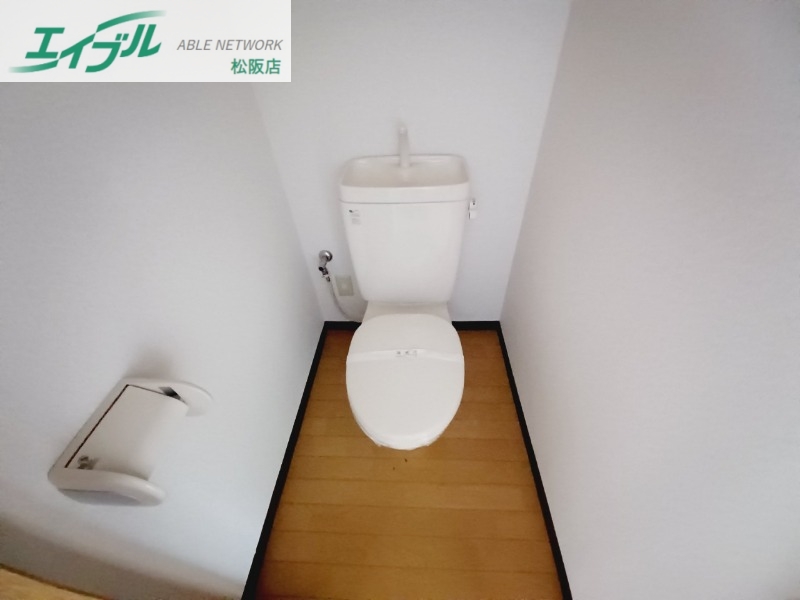 トイレ　同型参考写真