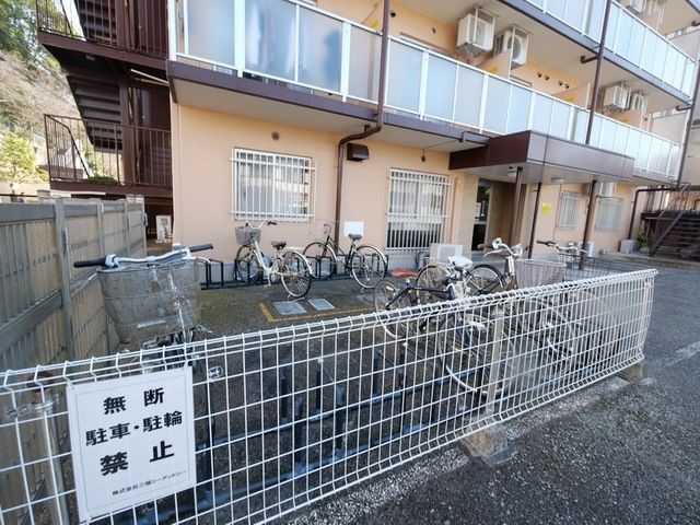 その他共有部分　★駐輪場の様子★