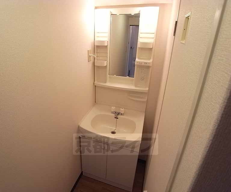 洗面設備　独立洗面台付き