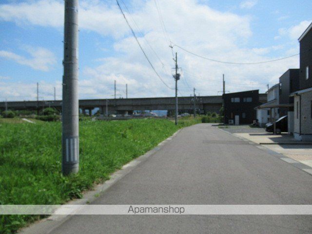 その他　周辺道路（その他）まで0m