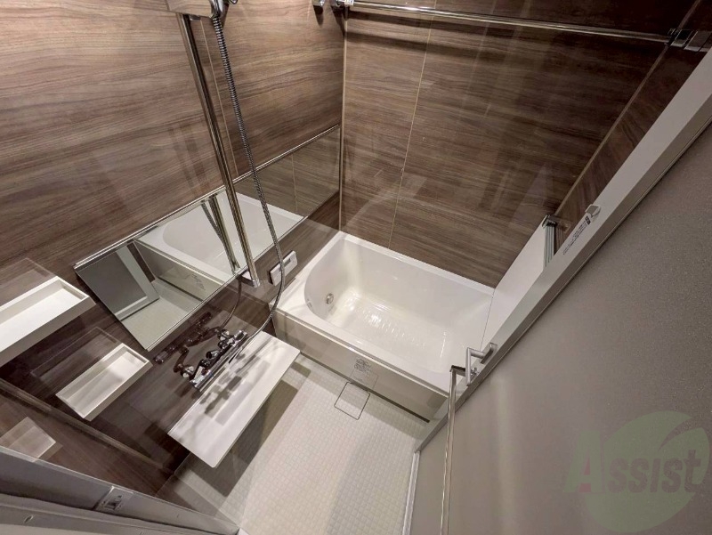 バス・シャワールーム　お風呂になります。一日の疲れを癒してくださいね。