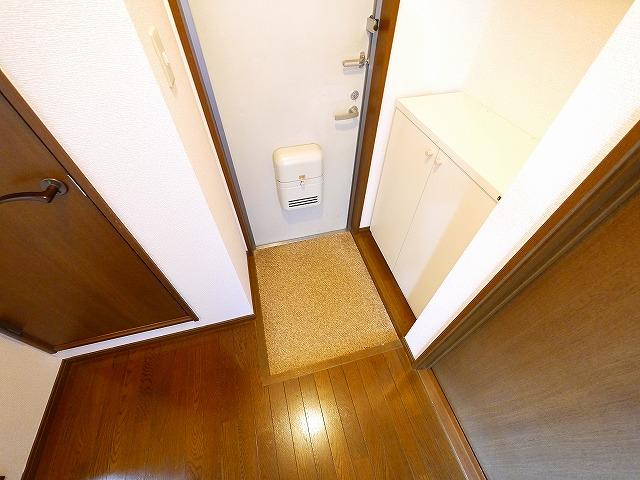 玄関　シューズボックスがあります