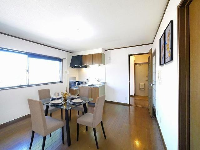 居室・リビング　CGで家具等を配置したもので家具等は含まれません