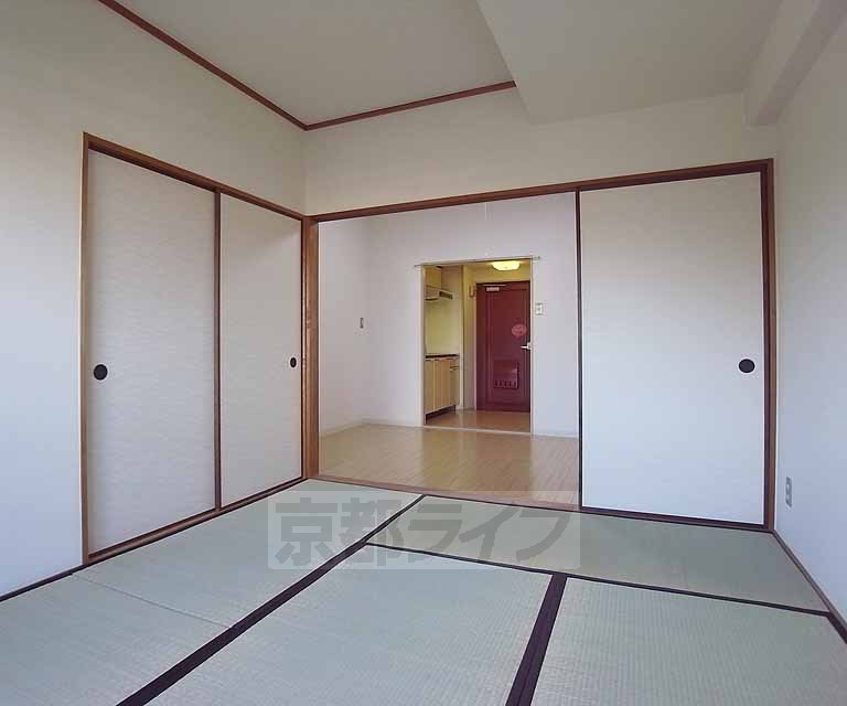 サンハイツ西京極の居間写真