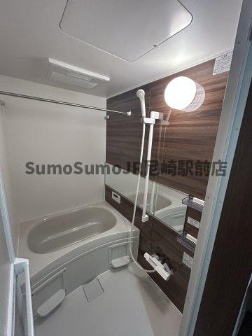 バス・シャワールーム　コンパクトで使いやすいお風呂です