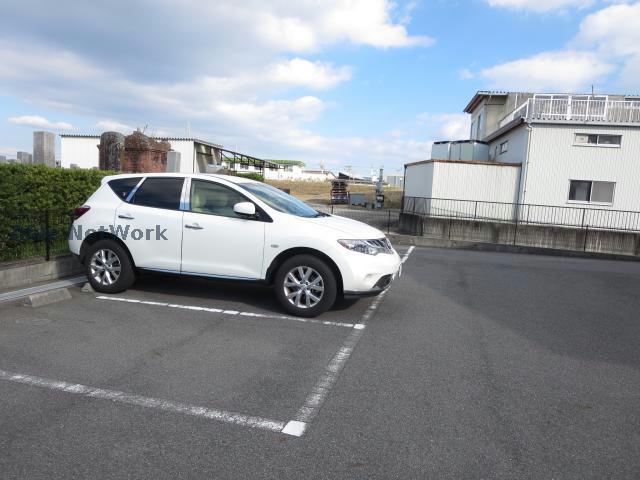 駐車場　駐車場
