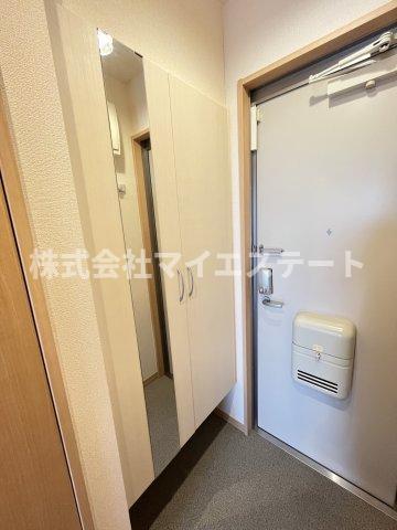 玄関　別部屋写真使用