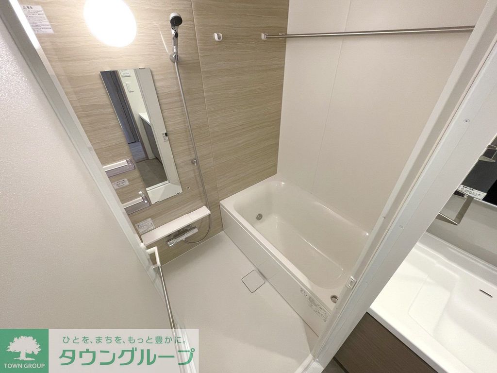 バス・シャワールーム　お問合せは(株)タウンハウジング東京へ