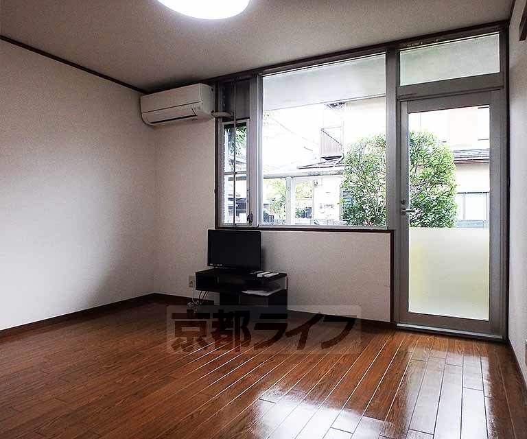 居室・リビング　地下鉄松ケ崎駅まで徒歩１０分の自然豊かな住宅街にある物...