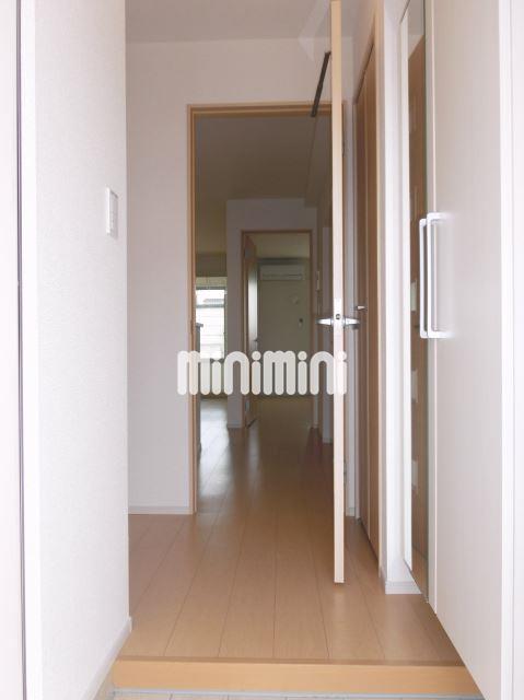 玄関　玄関からみた様子です。