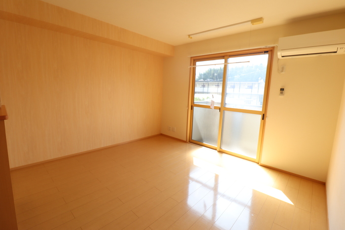 居室・リビング　洋室1（デザインクロス仕様）