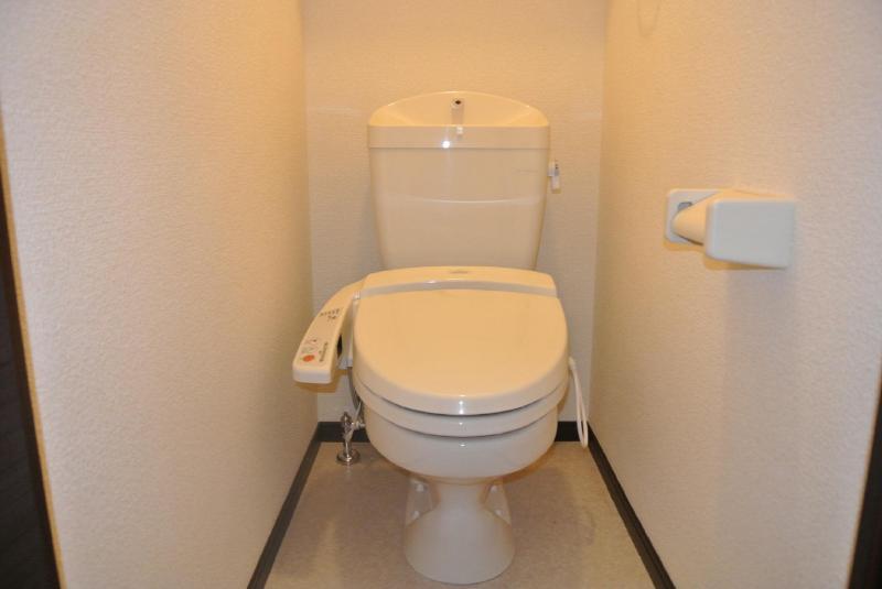 トイレ　温水洗浄便座